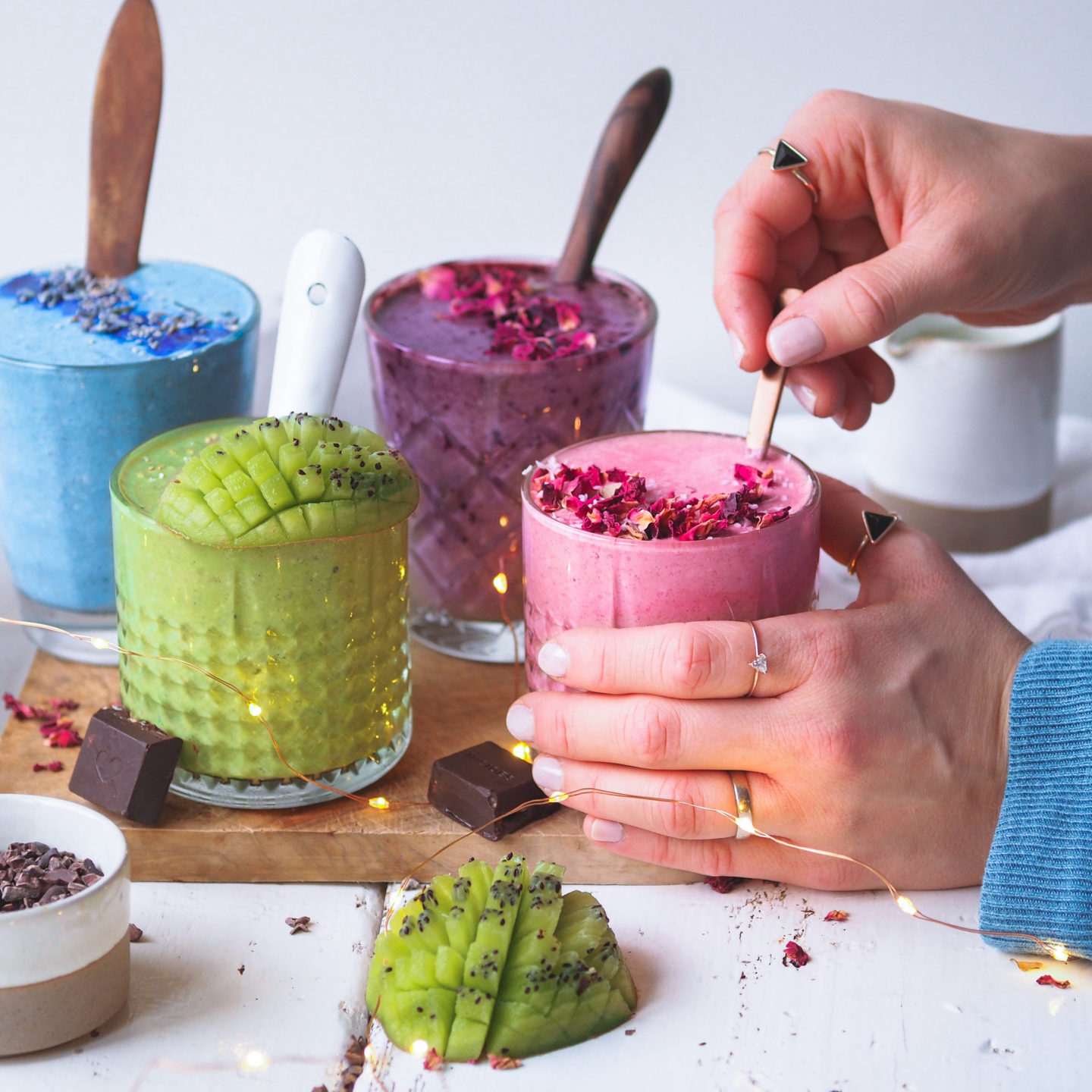 Smoothies, regenbogen, gesund, lecker, abnehmen, einfach, schnell kiwi, bunt, essen, trinken, Rezept, vegan, ohne Zucker, spirulina, rote bete