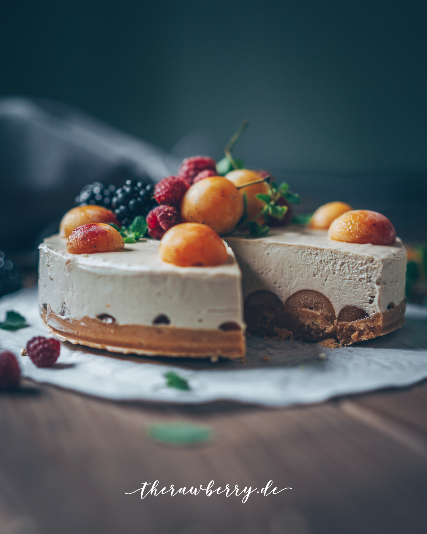cake, raw, vegan, cheesecake, lemon, fall, autumn, delicious, clean eating, sugar free, no sugar, gluten-free, healthy, easy, raw cake, treat, dessert, food, recipe, dairy free, sugar free, orange, fruit, health, food, photographer, food styling, food stylist