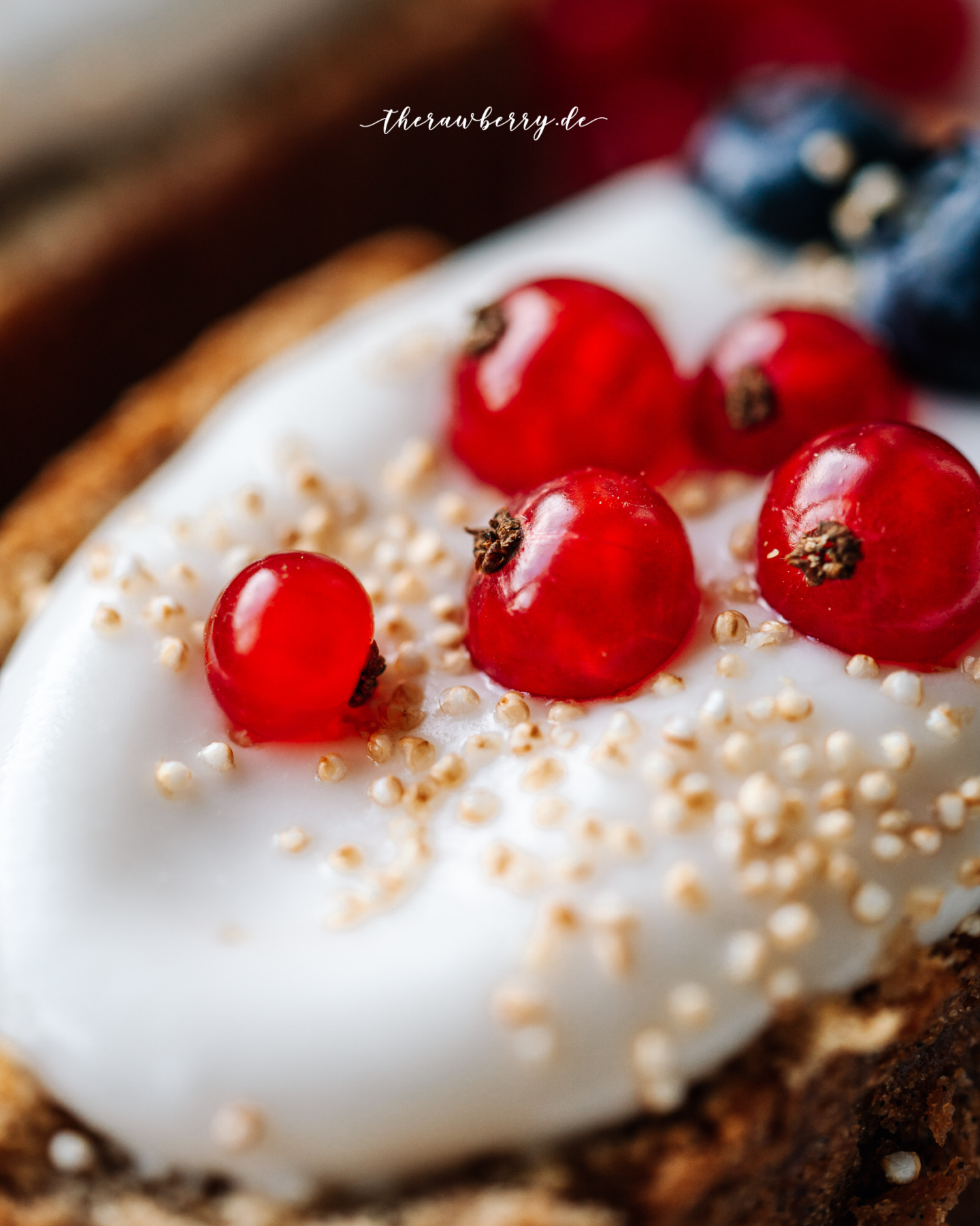 banana bread, Bananenbrot, lecker, delicious, healthy, gesund, vegan, diet, baking, therawberry, food, essen, dessert, snack, nachtisch, backen, diät, whole foods, photography, fotografie, marie dorfschmidt, cake, kuchen, banana, banane, plant-based, dairy free, laktosefrei