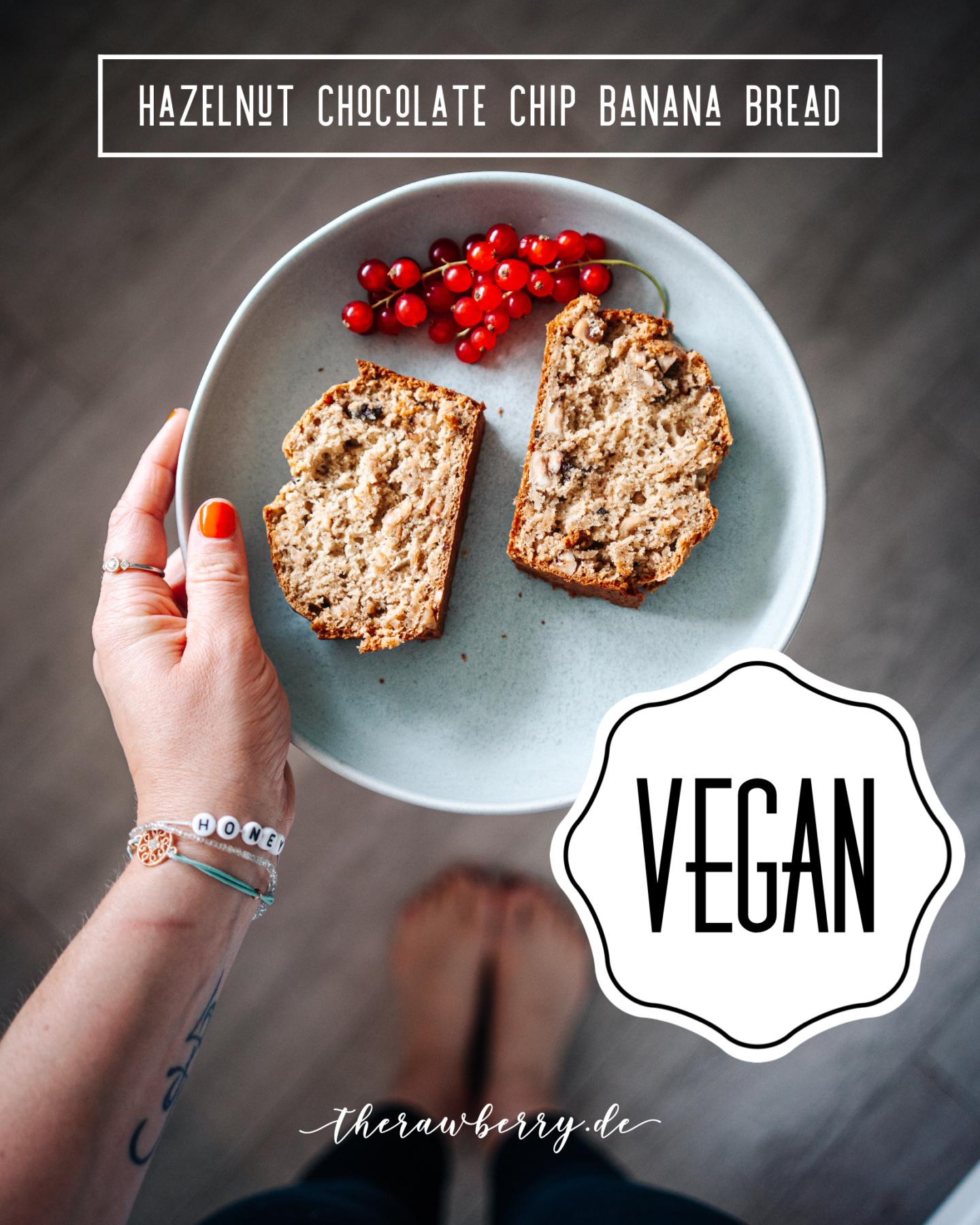 banana bread, Bananenbrot, lecker, delicious, healthy, gesund, vegan, diet, baking, therawberry, food, essen, dessert, snack, nachtisch, backen, diät, whole foods, photography, fotografie, marie dorfschmidt, cake, kuchen, banana, banane, plant-based, dairy free, laktosefrei, chocolate chip, schokolade, hazelnut, haselnüsse